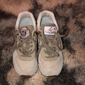 Women’s New Balance 574